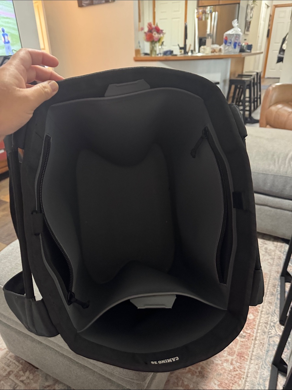 Yeti Black Men's Duffel Cooler Tote - Picture 6 of 7